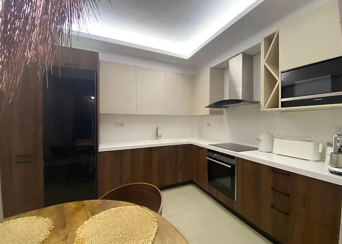Elielani Oasis - 9x4 M Private Pool Villa Kassandria